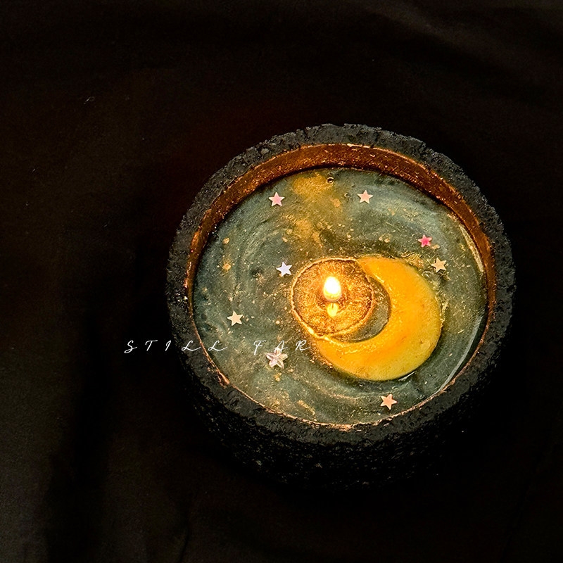 Świeca zapachowa Melting Moon, – Home Decor Aesthetic recenzja i cena